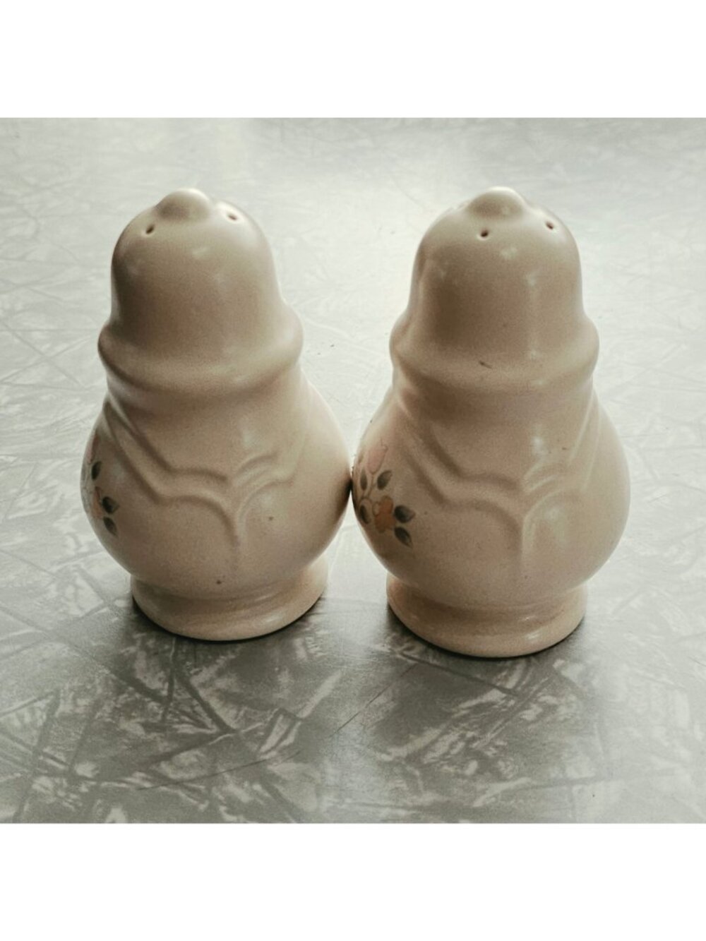 Pfaltzgraff Remembrance Salt Pepper Shakers 4" vintage 1980s  cottage grandma co - Picture 4 of 6
